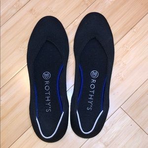 Rothy’s black solid round toe flat, size 6.5